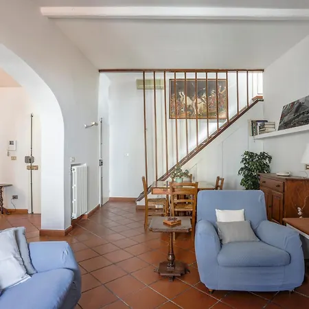 Bright Last-floor With Terrace Apartment