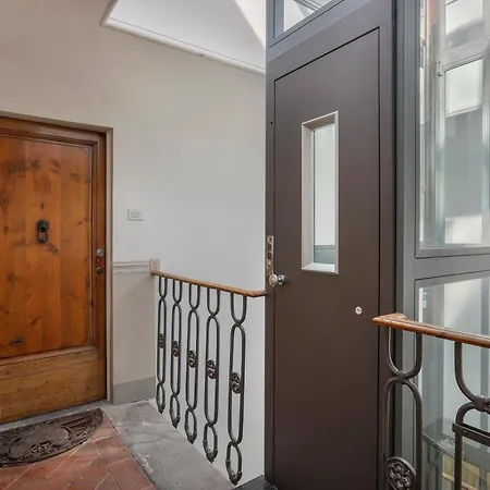 Bright Last-floor With Terrace