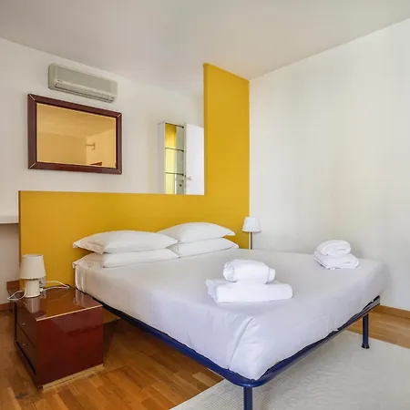 Bright Last-floor With Terrace Apartment